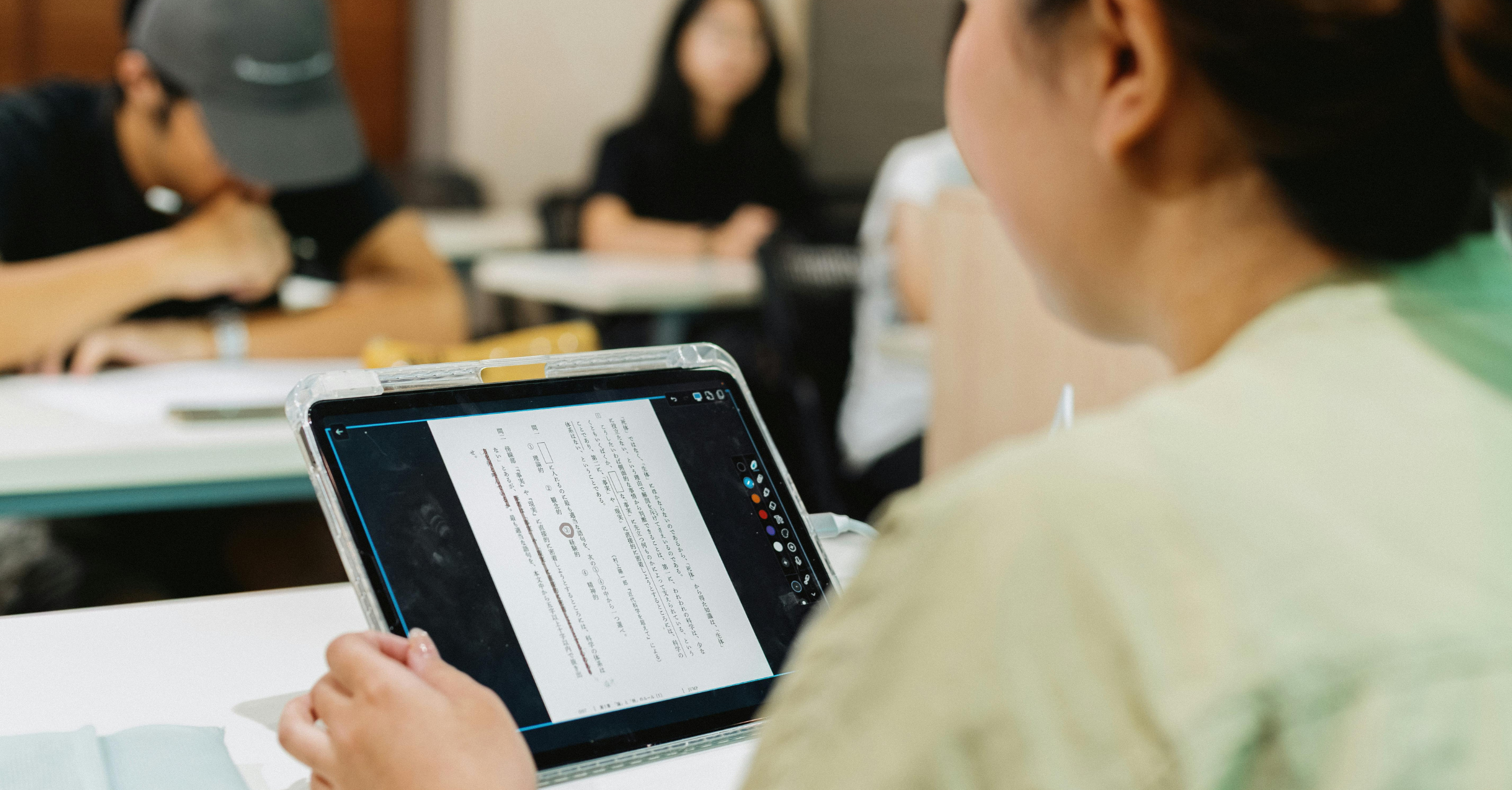 Tương lai của việc "Học thêm": Hybrid Learning và AI