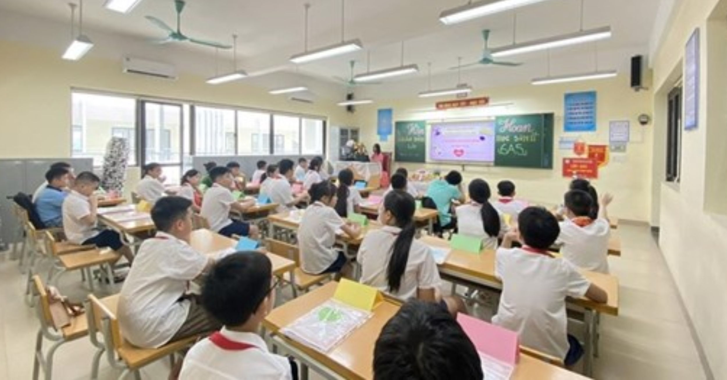 Tại sao 72% Phụ huynh ưu tiên "Học thêm" cá nhân hóa?